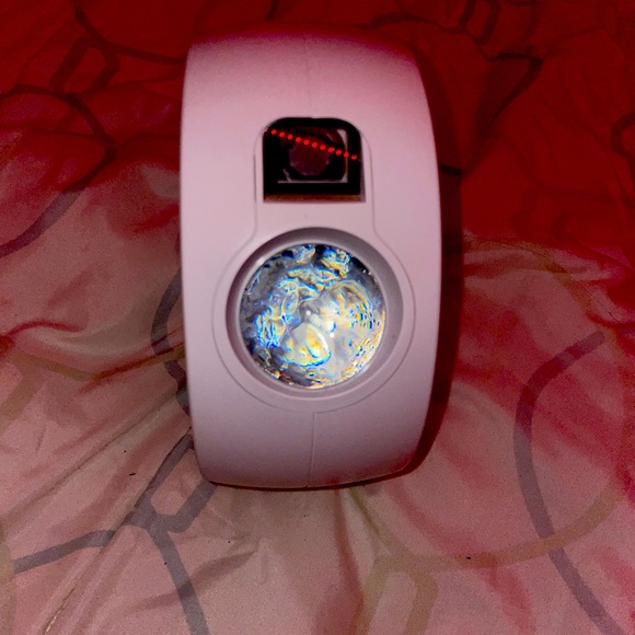 SKY LITE GALAXY PROJECTOR - Picture 4 of 4